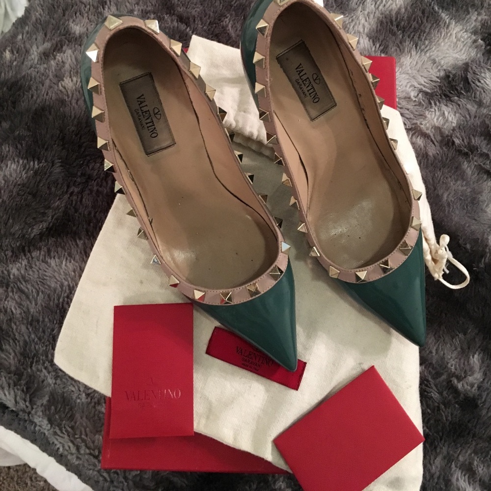 Valentino Garavani rockstud pumps - Picture 2 of 5